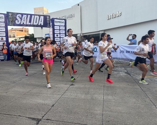 Maratón con playeras sublimadas Dry Fit recicladas y diseño a todo color.